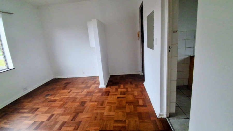 To Let 1 Bedroom Property for Rent in Humewood Eastern Cape